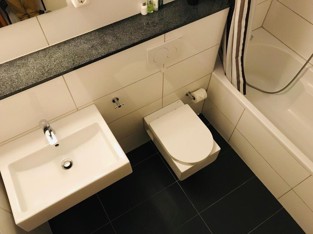 Messe Apartment Koeln West Eksteriør bilde