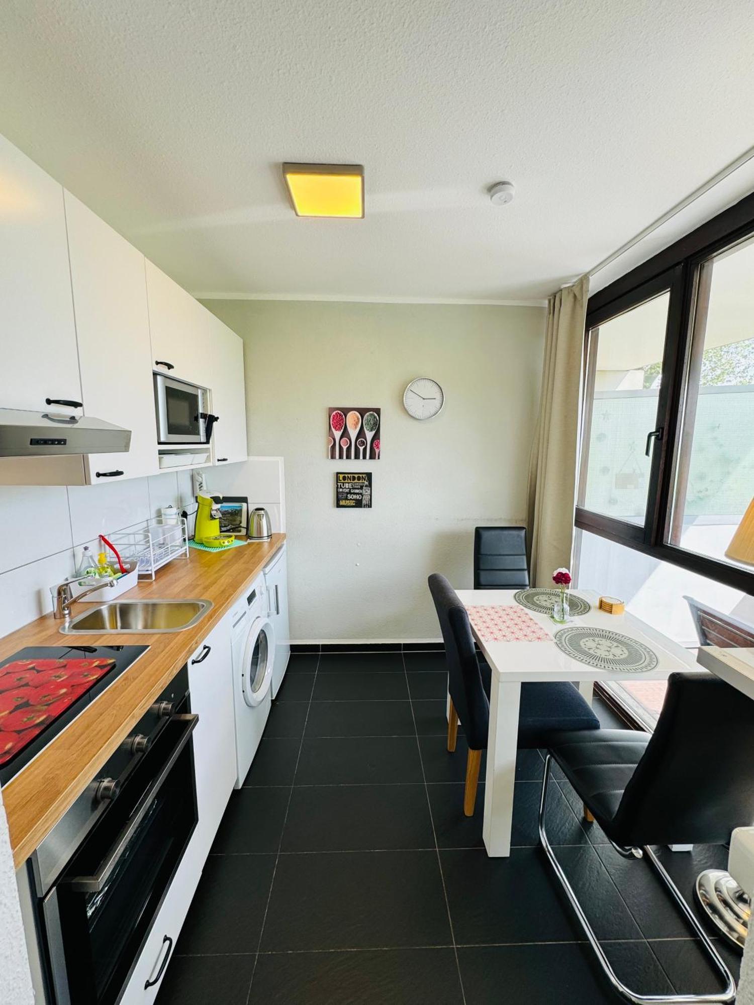 Messe Apartment Koeln West Eksteriør bilde